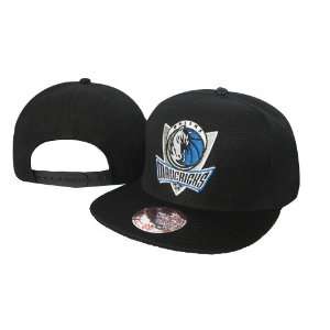  NBA Dallas Mavericks New Era Adjustable Black Hat: Sports 