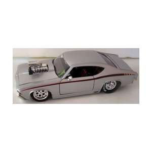   with Blown Engine 1969 Chevy Chevelle Ss in Color Silver: Toys & Games