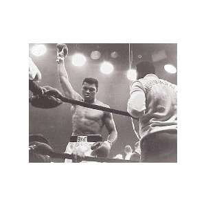  Muhammad Ali Ali Hand Raised in Air 16 x 20 Unframed 