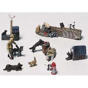    Cats And Dogs Scenic Details by Woodland Scenics: Toys & Games