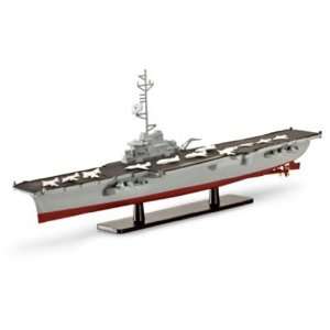   : Revell 1:1750 French Aircraft Carrier Clemenceau/Foch: Toys & Games
