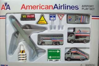 American Airline Diecast Airport Play Set 14 Pc  