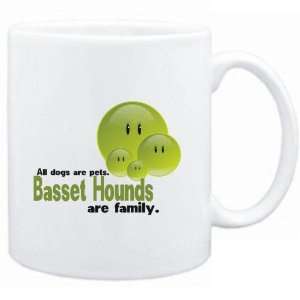  Mug White FAMILY DOG Basset Hounds Dogs: Sports & Outdoors