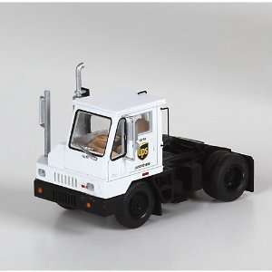  HO RTR Yard Tractor, UPS/White Toys & Games
