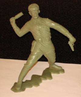 Grenade Throwing, WWII, Russian Soldier, Marx 6 Figure ~ RARE MARX 