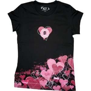   Detroit Tigers Ladies Black T shirt w/Pink Hearts: Sports & Outdoors
