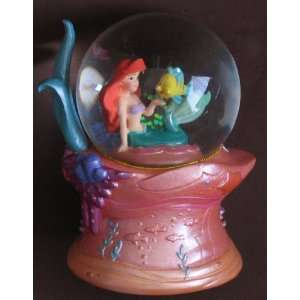 Disney Store Snow Globe: Ariel & Flounder (The Little Mermaid):  