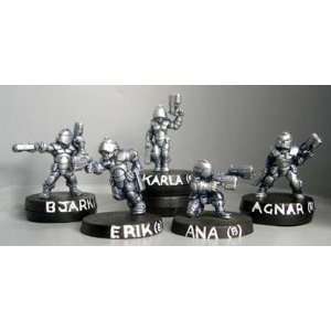   Miniatures Grymn   Close Combat Squad Pack (B) Toys & Games