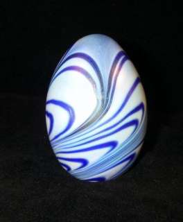 MT. ST. HELENS MSH ASH 1990 BLUE GLASS PAPERWEIGHT EGG  