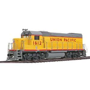   HO Scale Diesel EMD GP15 1 Powered   Union Pacific #1612: Toys & Games