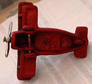 VINTAGE CAST IRON AIRPLANE W/BUGS BUNNY PILOT, VERY GOOD CONDITION 
