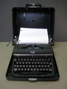 Vintage Royal Quiet De Luxe Mid Century Typewriter with Case Works 
