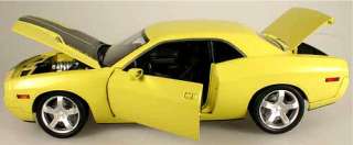 Dodge Challenger Diecast Model 1:18 Yellow 2006 2011 style body Brand 