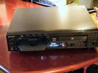 SONY RCD W500C COMPACT 5 DISC CHANGER CD, CD R, CD RW, MP3 PLAYER and 