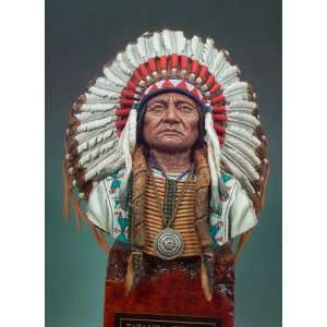  Sitting Bull Bust (Unpainted Kit) Toys & Games
