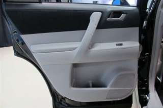 Toyota  Highlander SE Deluxe   4x4   Camera   Third Seat   Safe  in 