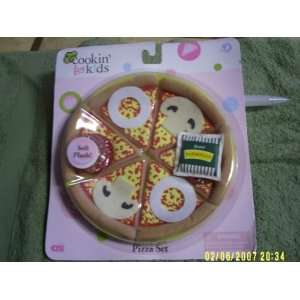  COOKIN FOR KIDS SOFT AND PLUSH PIZZA SET Toys & Games