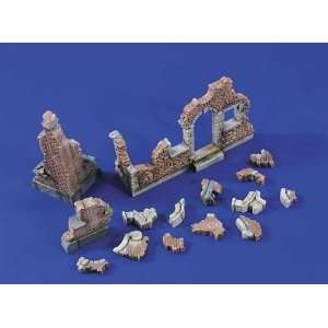 Ruined Building Sections 1 35 Verlinden  Toys & Games  