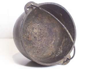 Vintage / Antique Wagner Black Cast Iron Footed Cauldron Kettle Pot 