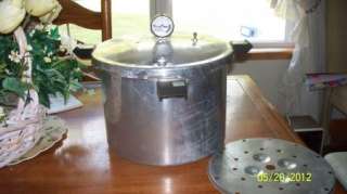 VTG. PRESTO DELUXE PRESSURE COOKER/CANNER MADE IN THE USA GREAT  