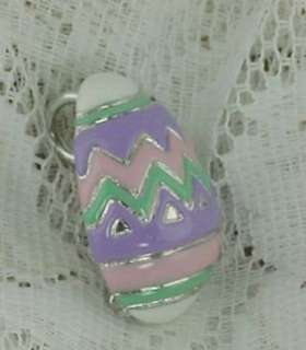 HAND PAINTED DECORATED EASTER EGG PIN / PENDANT  