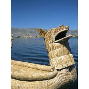  Traditional Urus Reed Boat, Islas Flotantas, Reed Islands, Lake 