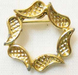 Vintage Gold Plated Tiny Leaf Wreath Hat Lapel Tie Pin  