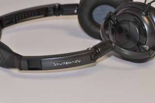 New Skullcandy Lowrider On Ear Headphones   with Mic Feature   Black 