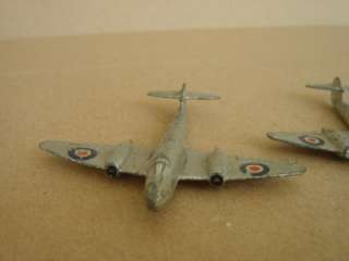 Dinky Toys Aircraft 70e Gloster Meteor. c1946/49 x 3  
